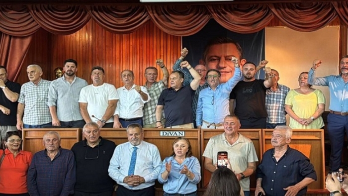 CHP Rize'de Görevden Alma Kararı Sonrası Tepkiler Büyüyor: Çervatoğlu'ndan Sert Açıklamalar