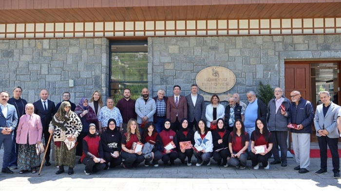 Güneysu’da Gençler Yazdı, Büyükler Anlattı: Gönüller Buluştu
