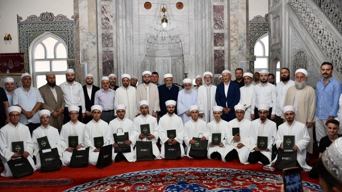 Hicret Kur’an Kursu Öğrencileri Arapça İcazetlerini Aldı