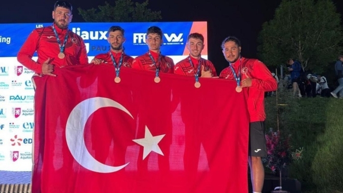 Dünya Raftinginde Rize Fırtınası: Pau’da Tarihi Zafer