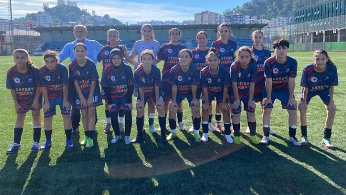 Rize Yeşilçayspor U15 Kadın Futbol Takımı Dolu Dizgin: Hedef Daha Büyük Başarılar